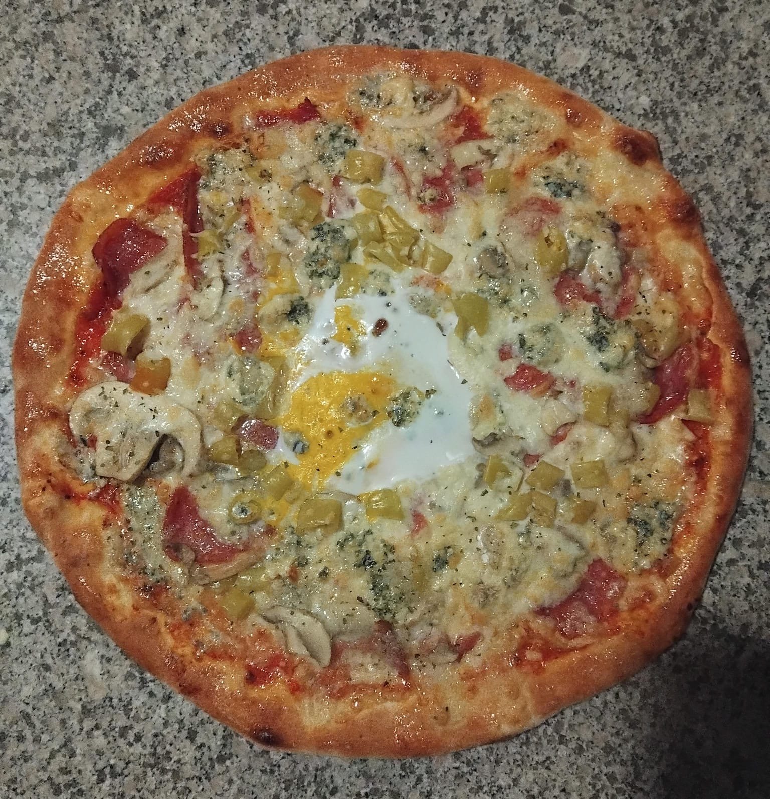 Hauspizza